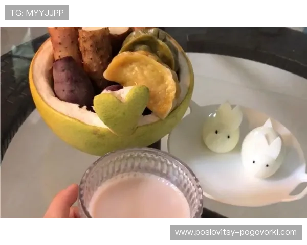 凯蒂·莱德基居然连早餐都得定制，还说普通咖啡喝起来像水一样…这日子太遥远了吧